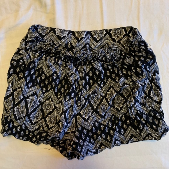 High waisted shorts. - Picture 2 of 2